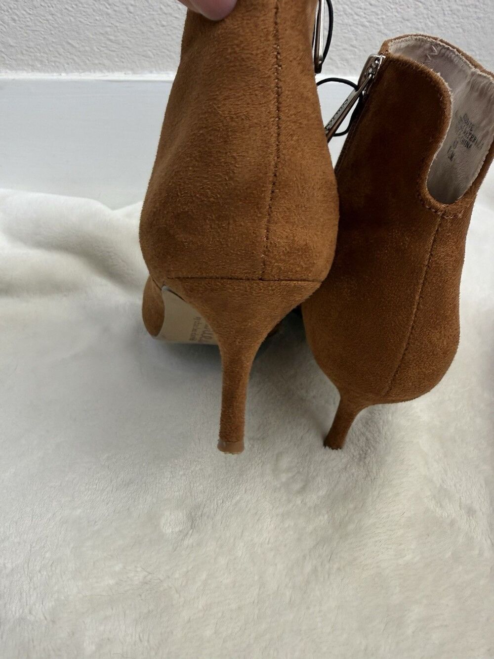 Charles by Charles David Suede Ankle Boots 8.5 Cognac Pointed Toe Kitten Heel - Picture 9 of 9